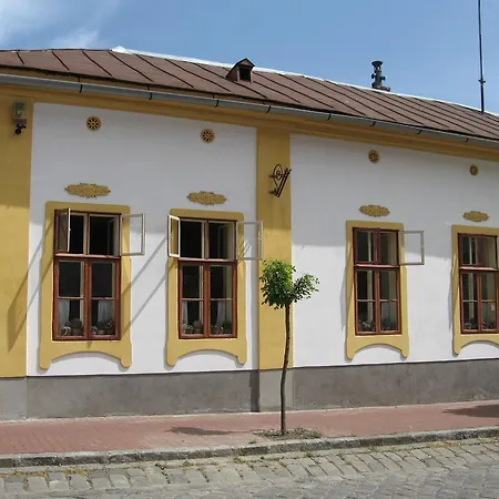 Rozmaringos Udvarhaz Konukevi
