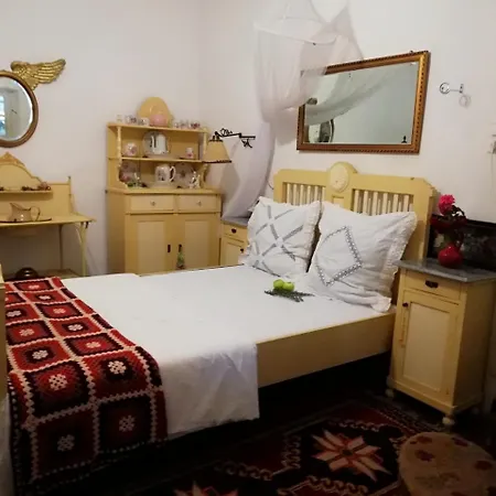 Konukevi Rozmaringos Udvarhaz
