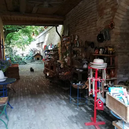 Rozmaringos Udvarhaz 2* Dunafoldvar